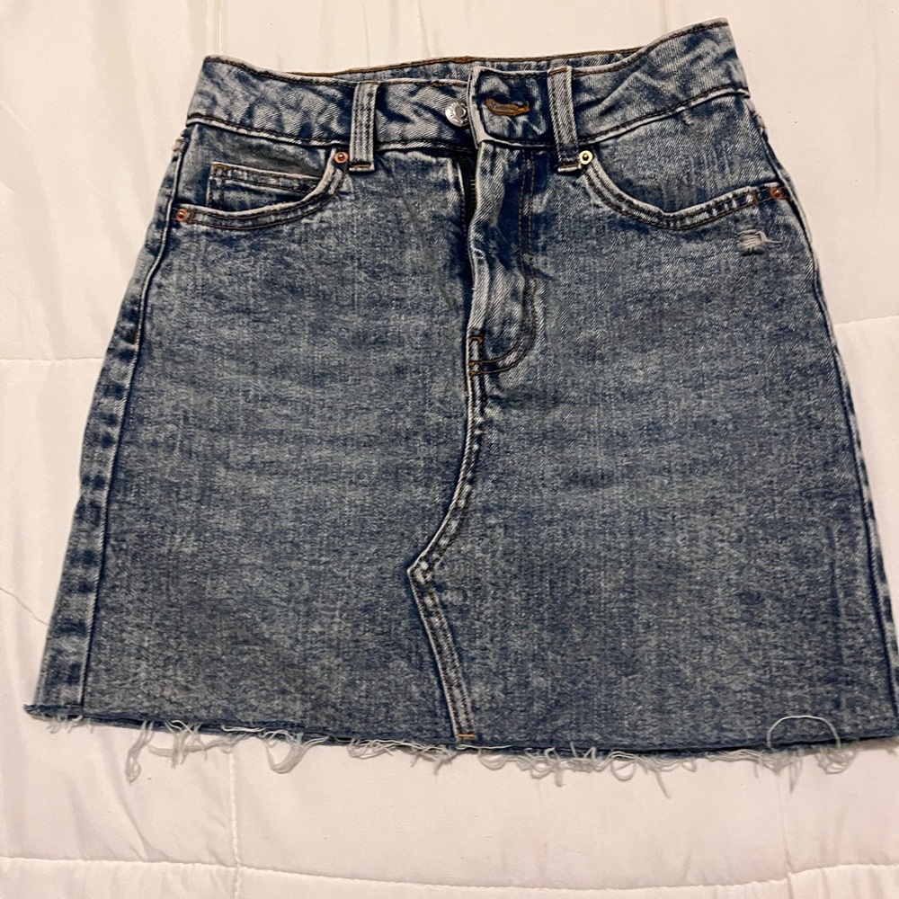 NEW! Y2K Dark washed denim jean skirt.
